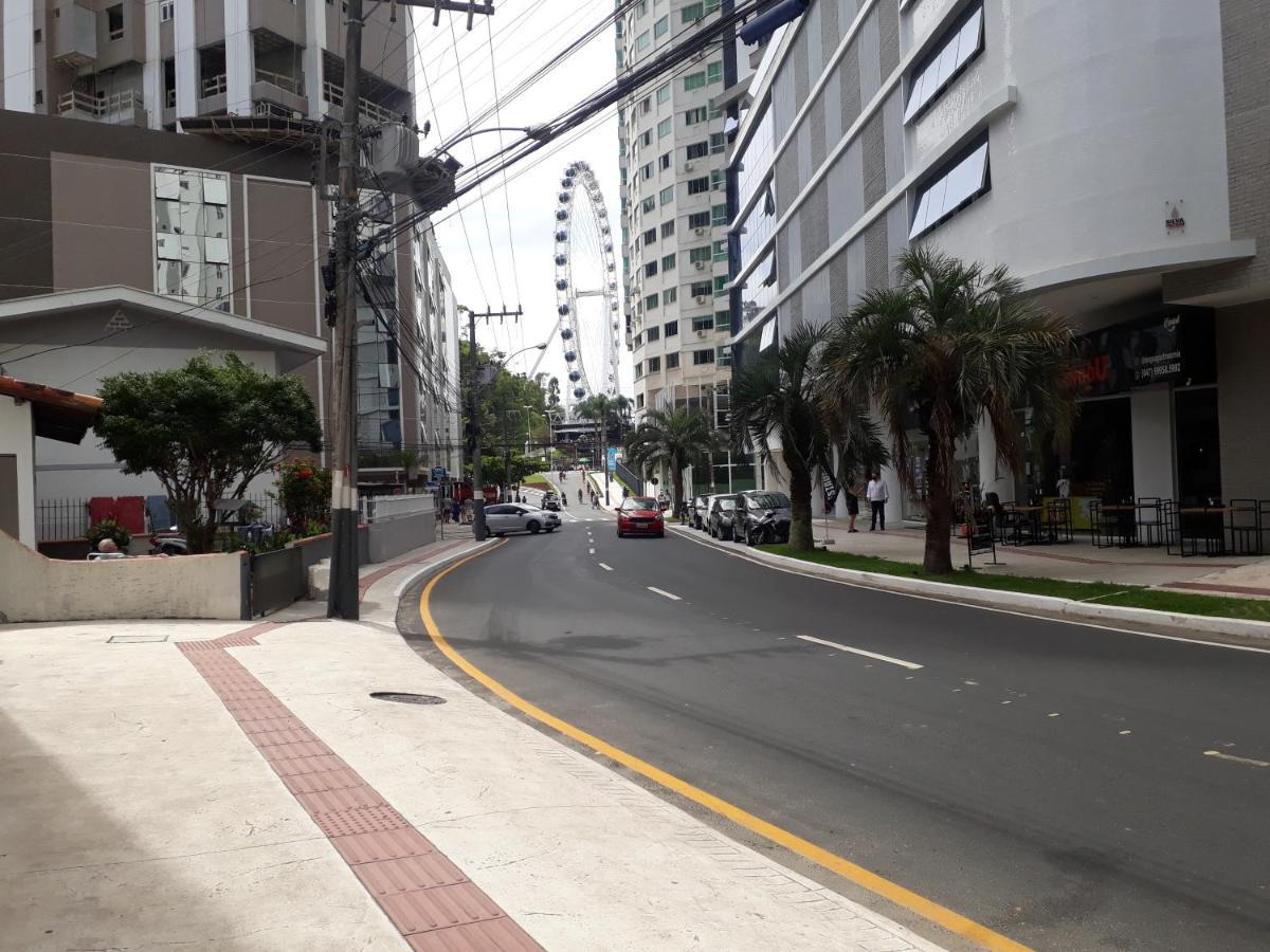 Otimo Apto. 180 Metros Do Mar Balneário Camboriú Esterno foto